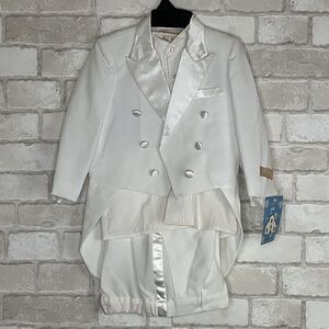 NWT Kids Baptism White Tuxedo Suit Size 5